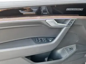VW Touareg Elegance V6 TSI thumbnail