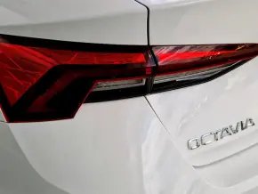 Škoda OCTAVIA AMBITION 2.0 TDI thumbnail
