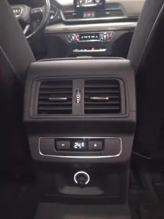 Audi Q5 40 TDI quattro thumbnail