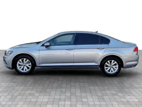 VW Passat Trendline1.5 TSI ACT thumbnail