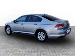 VW Passat Trendline1.5 TSI ACT thumbnail