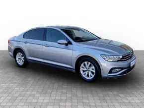 VW Passat Trendline1.5 TSI ACT thumbnail