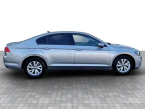 VW Passat Trendline1.5 TSI ACT thumbnail