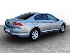 VW Passat Trendline1.5 TSI ACT thumbnail