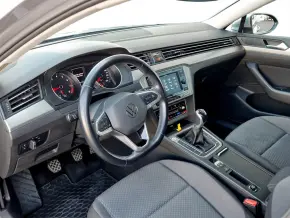 VW Passat Trendline1.5 TSI ACT thumbnail