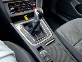 VW Passat Trendline1.5 TSI ACT thumbnail