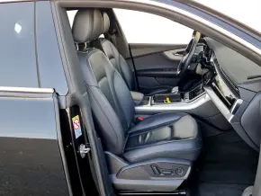 Audi Q8 55 TFSI quattro thumbnail
