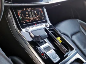 Audi Q8 55 TFSI quattro thumbnail