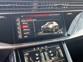 Audi Q8 55 TFSI quattro thumbnail