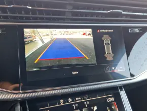 Audi Q8 55 TFSI quattro thumbnail