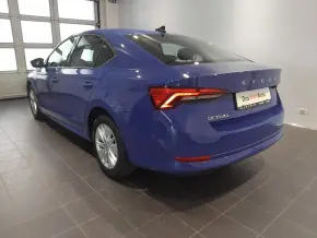 Škoda OCTAVIA AMBITION 2.0 TDI DSG thumbnail
