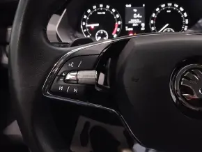 Škoda OCTAVIA AMBITION 2.0 TDI DSG thumbnail