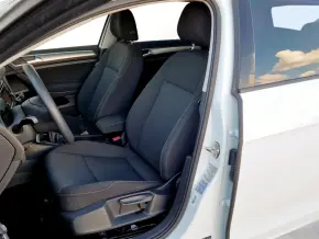 VW Golf Trendline 1.0 TSI thumbnail