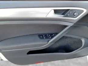 VW Golf Trendline 1.0 TSI thumbnail