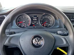 VW Golf Trendline 1.0 TSI thumbnail