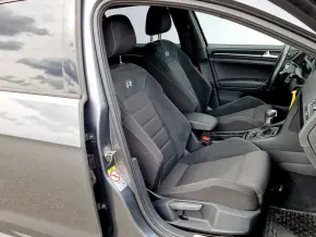 VW Golf R 2.0 TSI DSG7 thumbnail