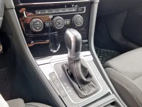 VW Golf R 2.0 TSI DSG7 thumbnail