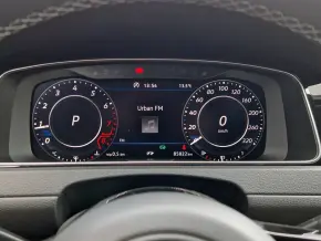 VW Golf R 2.0 TSI DSG7 thumbnail
