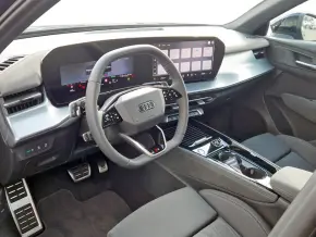 Audi Q3 40 TFSI quattro thumbnail