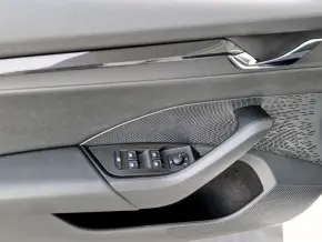Škoda OCTAVIA COMBI AMBITION 2.0 TDI thumbnail