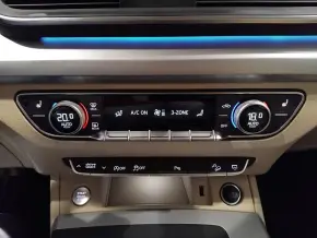 Audi Q5 45 TFSI quattro thumbnail