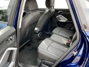 Audi Q3 35 TDI quattro thumbnail