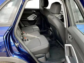 Audi Q3 35 TDI quattro thumbnail